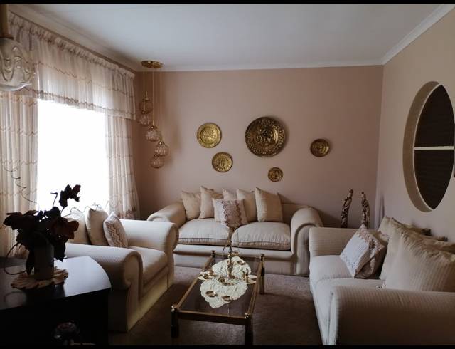 4 BEDROOM HOUSE FOR SALE IN GREENHILLS